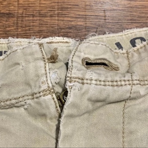 American Eagle Cargo Shorts 32 - Picture 3 of 5